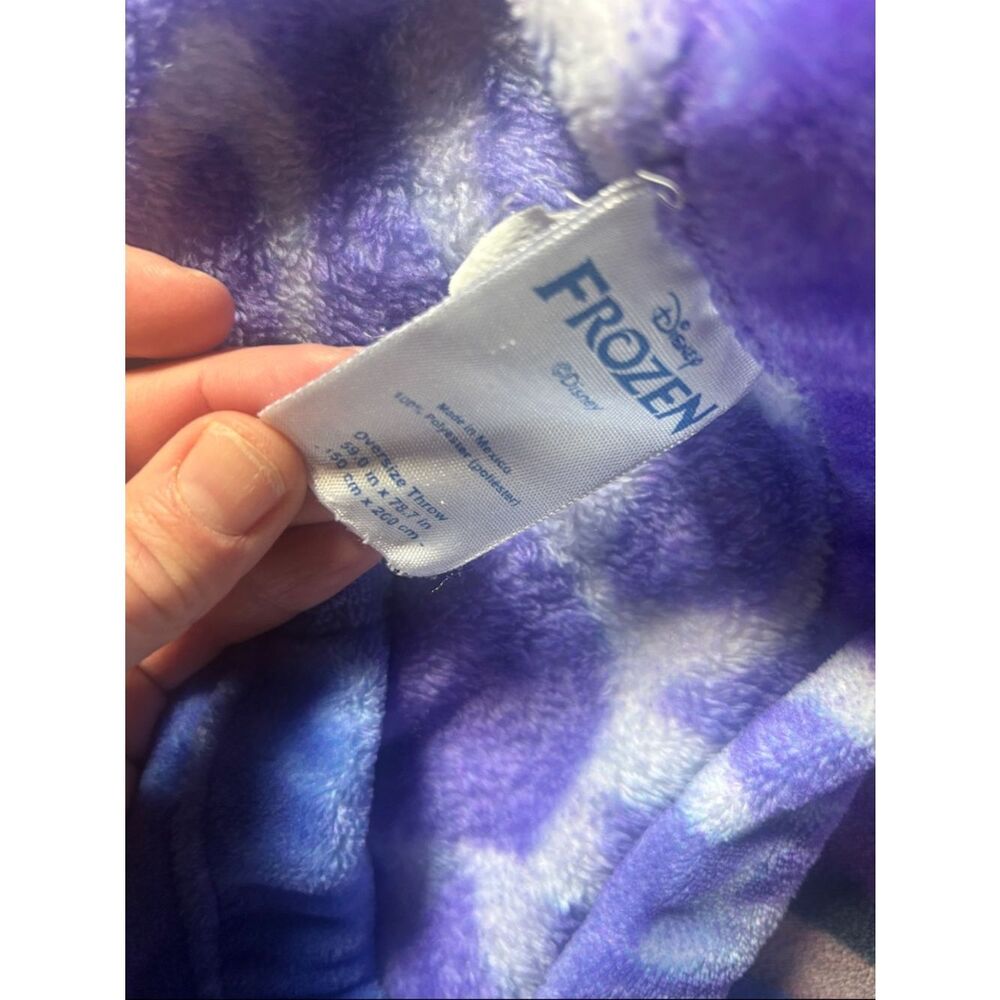 Frozen Elsa and Anna oversized super soft Throw Blanket - Picture 3 of 6